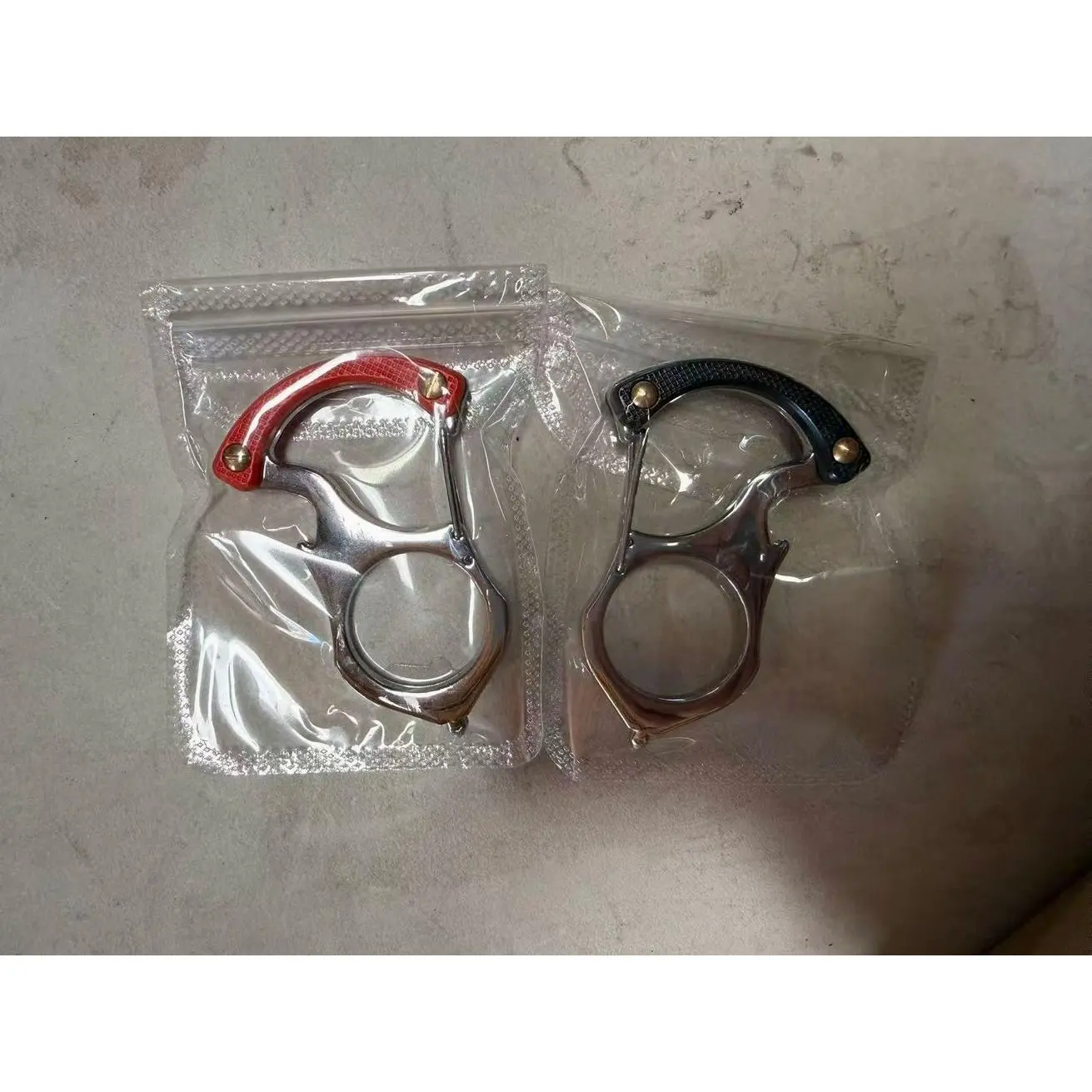 Multifunctional Carabiner Keychain, Portable Metal Key Holder with Integrated Bottle Opener, Durable EDC Gear for Daily Use, Pack of 2