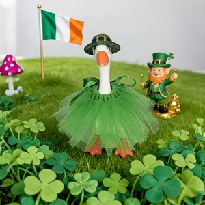1 Set of 7-inch Mini Desktop Goose Costume (goose Not Included)  St. Patrick's Day Set, Mini Porch Goose Costume, Suitable for 7-inch Goose Statues, St. Patrick's Day Themed Cute Goose Attire, Fun Design, Desktop Decoration, Outdoor Yard Ar