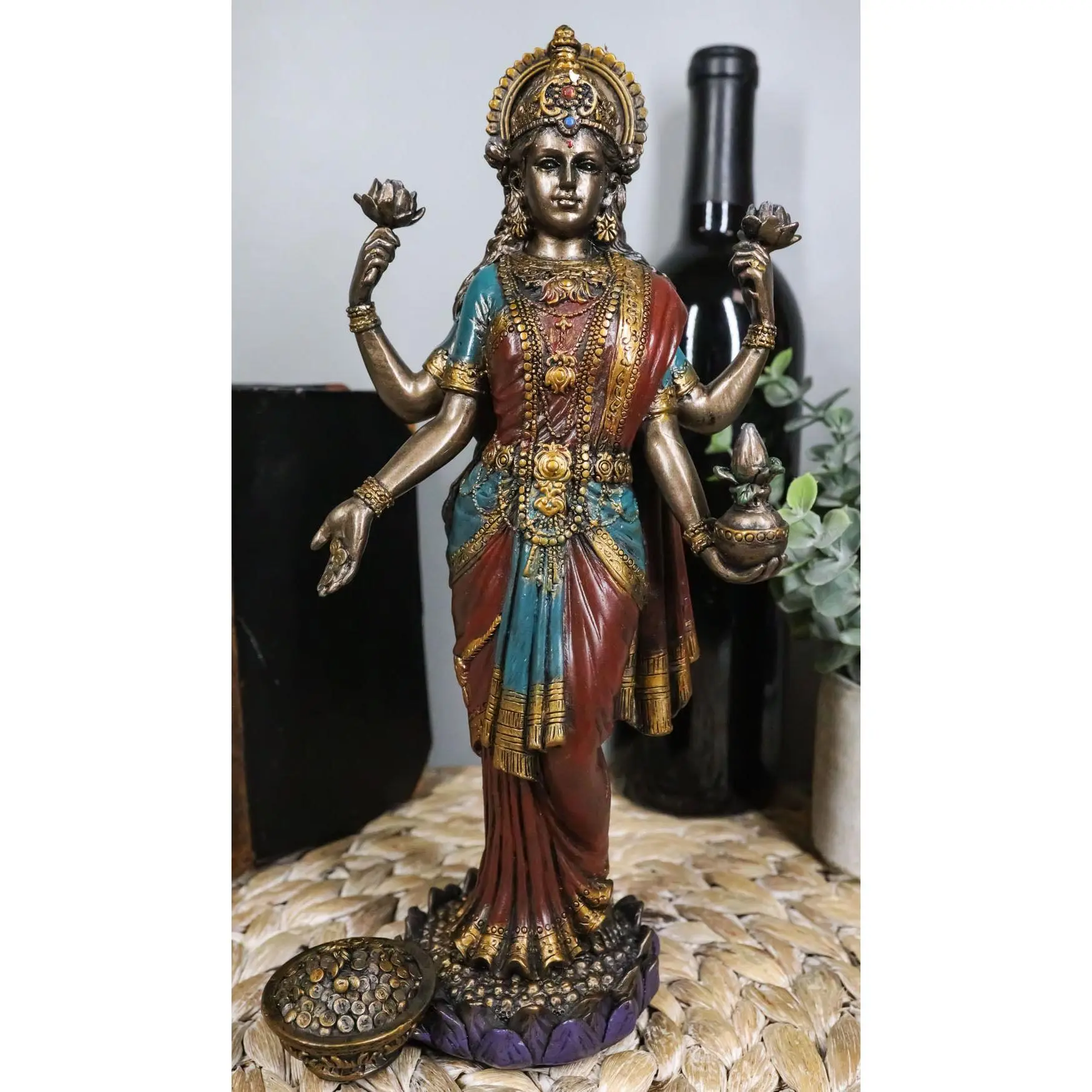 Ebros Goddess Lakshmi Statue Hindu Deity of Prosperity Wealth Wisdom Fortune Figurine
