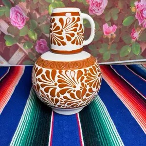 Botellón Relieve (Cielito Lindo) 3.5lt color mamey con blanco