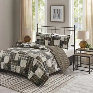 3 Piece Reversible Printed Quilt Set