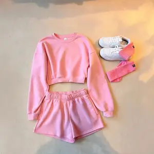Women's Sporty Fashion Set - A trendy sweatshirt and versatile shorts combination, suitable for both sporty and casual occasions, comfortable and versatile.