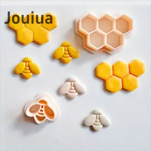 2pcs/set Bee and Honeycomb Polymer Clay Cutters for Earrings & Jewelry Making, DIY Kit, Embossed Bee Design Soft Pottery Clay Molds for DIY Pendant & Necklace Decoration Making, Animal & Hexagonal Shaped 3D Printed Sharp Edge PLA Cutouts for Earrings