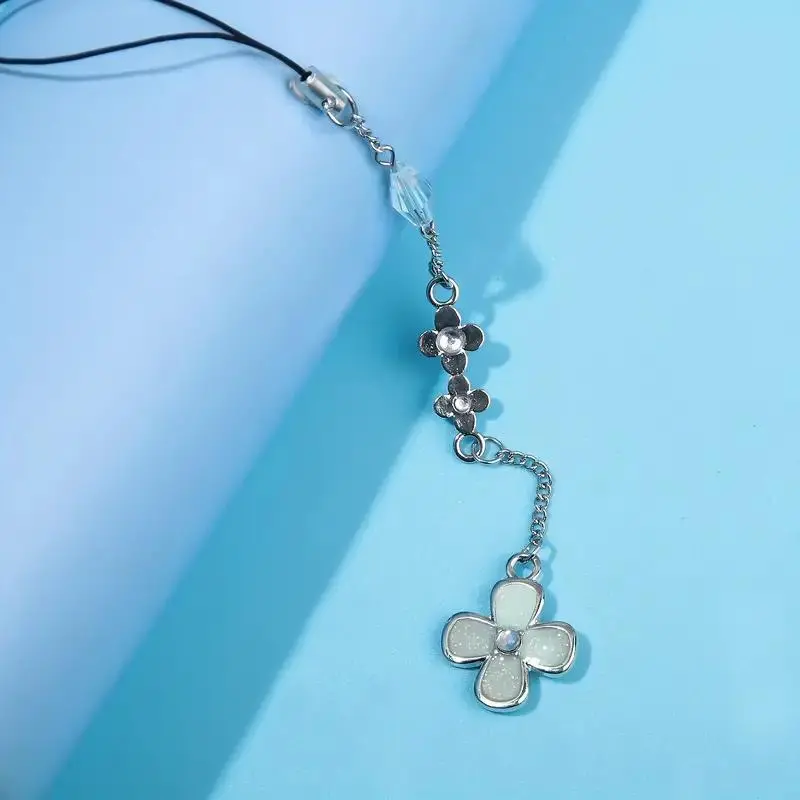 Four-leaf Clover Design Phone Chain, Phone Charm, 1 Count Cute Phone Lanyard, Fashion Phone Strap for Women & Girls, Mobile Phone Decoration Accessories, Phone Accessory