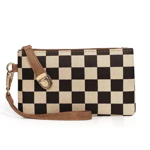 Women's Plaid Checkerboard Pattern Zipper Wristlet Keychain Wallet, Detachable Wristlet Design Women's Wallet Women's Clutch, Versatile Accessory, Perfect Gift for Women and Girls, F059