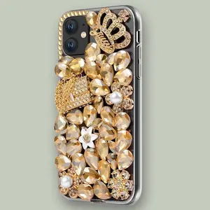 Charming Gold Crown Bling Cellphone Casing - Stylish, Shock-Resistant Protective Cover with Detachable Chain, Phone Decoration Accessory for Latest 17, 16, 15, 14, 13 Plus, Pro Max Handheld Smartphones