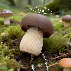 Cute Mushroom Shape Clicker Keychain, Creative Key Ring Stress Relief Rotator, Unisex Key Fob Gift, Fun and Unique Accessory