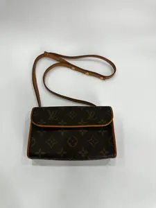 Pre-owned Louis Vuitton Monogram Canvas Florentine Pochette D0005