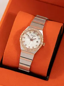 Women's Elegant Waterproof Quartz Watch, Golden Color Analog Dial, Rectangle Face, Mineral Glass, Buckle Closure, Perfect Gift