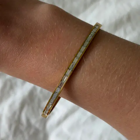 EVRY JEWELS Waterproof - 18K Real Gold Plating Women's Hypoallergenic Baguette Bangle