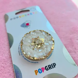 Stylish Handcrafted Geode-Inspired Crystal PopSocket with Gold Foil Detailing for Smartphones - Accessories car phone Grip Resin Cellphone Stand