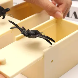 Scare Toy Surprise Trick Prank Box with Spider and Scorpion for April Fool's Day Small Portable Horror Fun Gift Fun boo basket for besties boo baskets gf