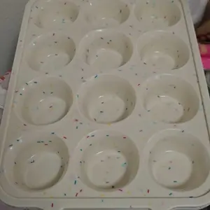 Silicone Muffin Pan for Baking with Metal Reinforced Frame, 12 Cup Regular Size Cupcake Pan, Easy to Pop Non-Toxic Bakeware for Oven,Cookware, Kitchen Food Silicone Muffin Tray, Cupcake Baking Pan Molds Suitable for Breakfast 、Party and Festivals