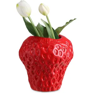 Navaris Strawberry Vase for Flowers - Small Ceramic Flower Vase - Cute Fruit Shaped Decor for Home and Kitchen - 15 cm x 16 cm x 16 cm (5.9" x 6.3" x 6.3")