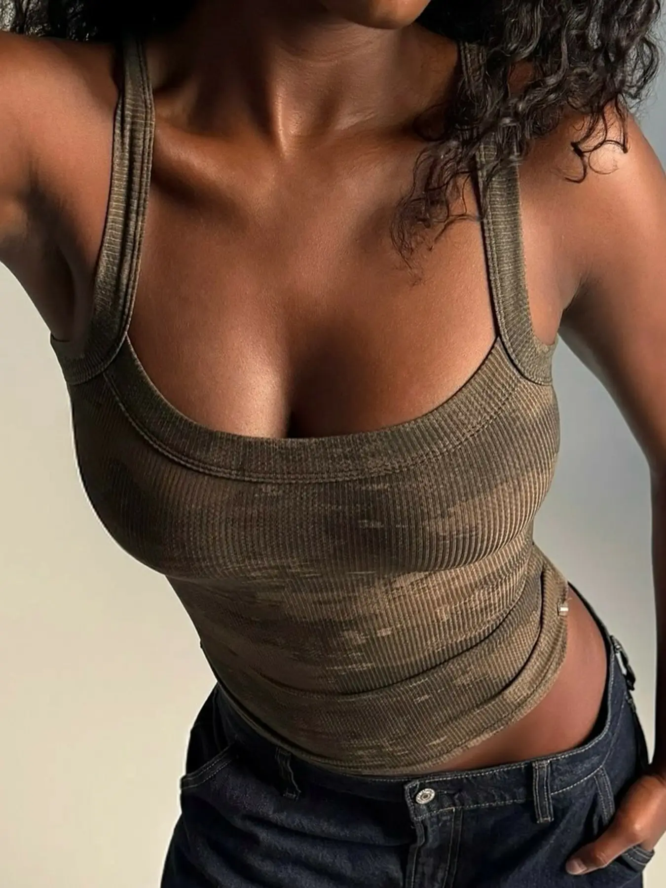 Camouflage Casual Sleeveless Crop Top, Halter Neck, Sexy Backless Design, Inner Layered Wear, Elastic Knit Tank, Slim-Fitting, Stylish Women's Clothing
