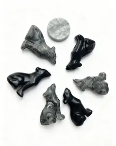 Different materials wolf carving natural crystals.6cm