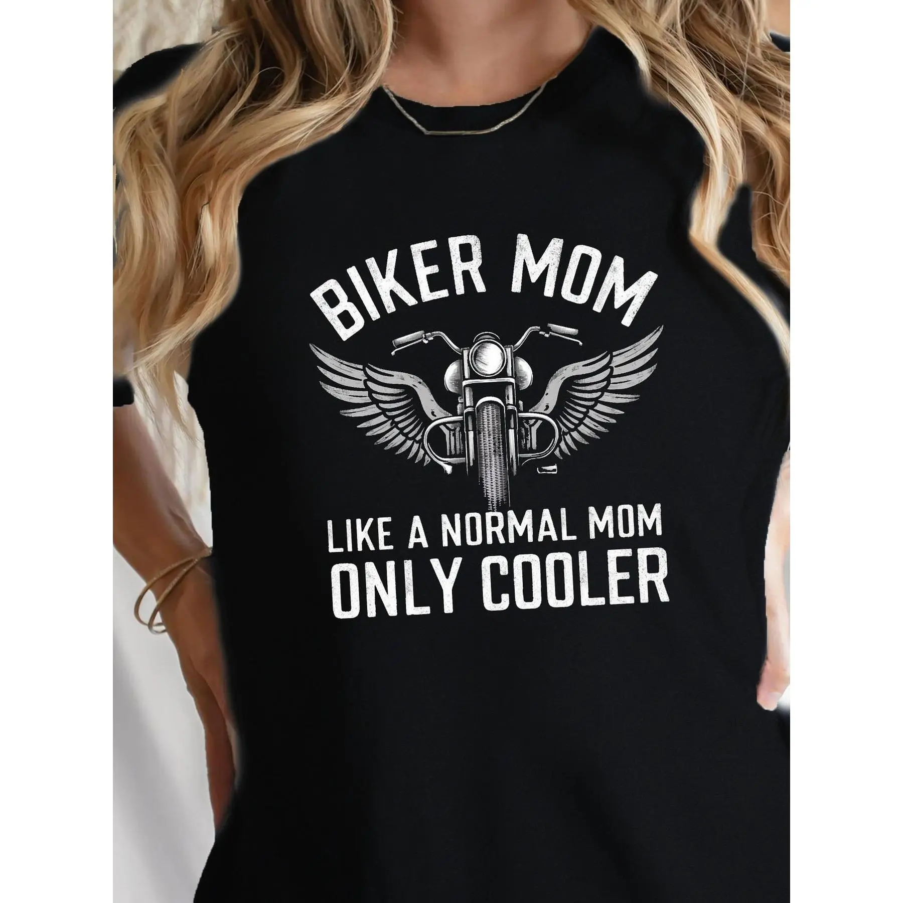Women's Short-Sleeve Digital Print Biker T-Shirt - Casual Black Fit Top with Motorcycle and Wings Design, All-Seasons Comfortable Tee for Motorcycle-Riding Moms, Shortsleeve, Tshirt
