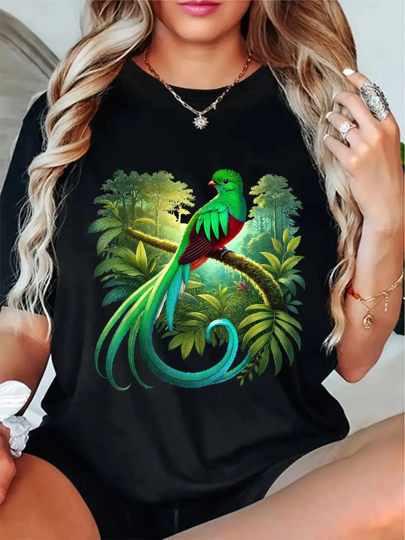 Unisex Quetzal Guatemala Chapin Antigua Tikal Traditional Mayan 502 T-Shirt
