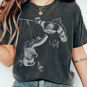 Connor Hellebuyck Vintage Shirt, Hockey Graphic Shirt, Funny Gameday Shirt, Connor Hellebuyck Hockey Supporter Unisex Cotton Crewneck T-Shirt Menswear Womenswear Streetwear Top