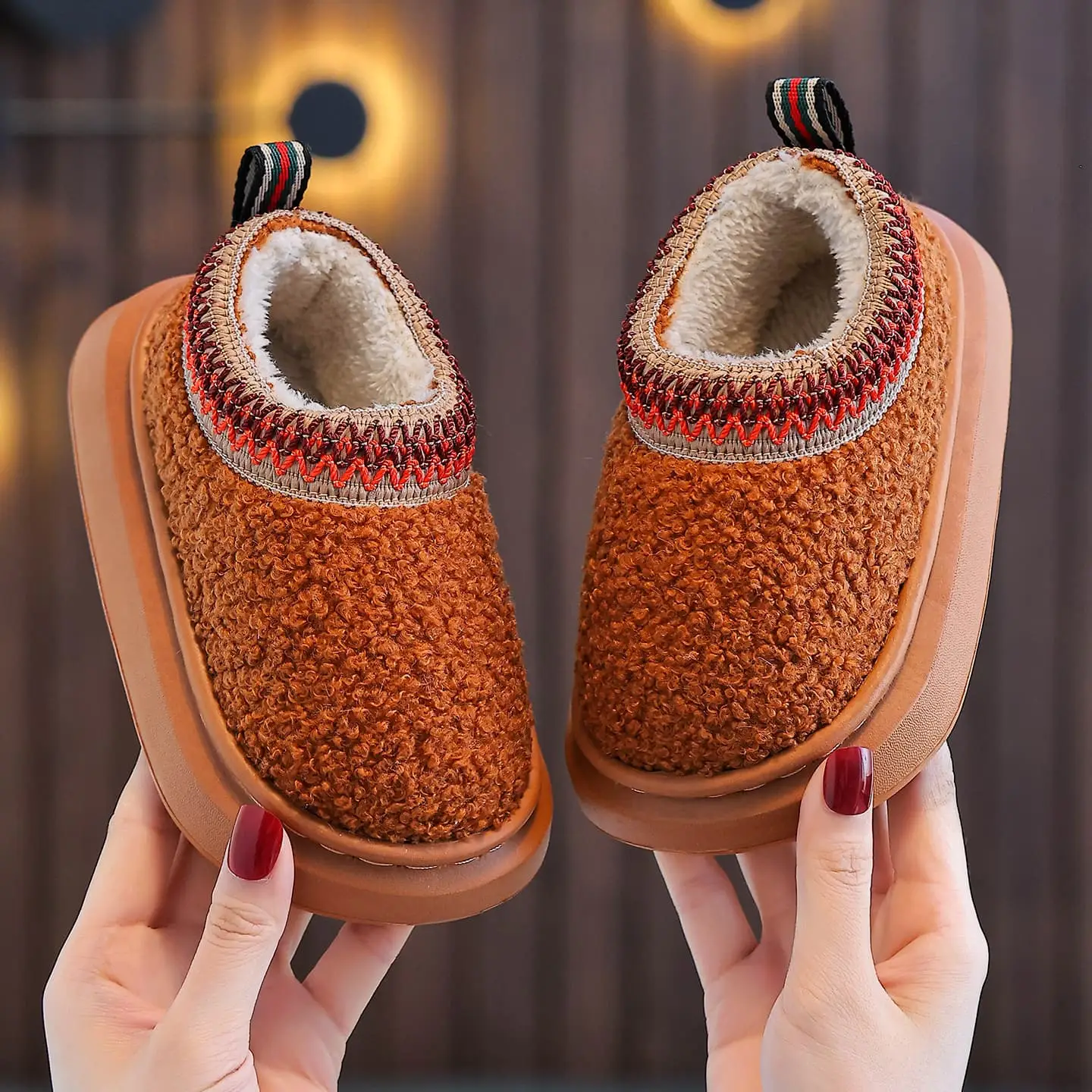 Children's slippers autumn and winter bag heel for boys and girls, little boys and girls indoor home fur shoes, soft sole, 2025 new retro, simple and