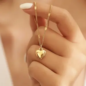 Fashionable, Elegant and Charming Heart-shaped Pendant Stainless Steel Necklace for Women, Suitable for Daily Gatherings, Birthday Gifts, Mother's Day Gift Accessories