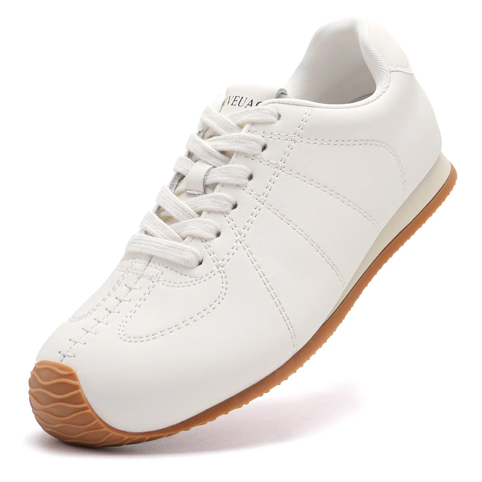 Women’s all-white split leather German trainer sneakers, classic flat gum sole walking shoes, comfortable all-day casual sports flats for daily commuting #WhiteSneakers #GermanTrainers #WomenWalkingShoes #LeatherCasualShoes #VintageFlats #DailyComfortShoe