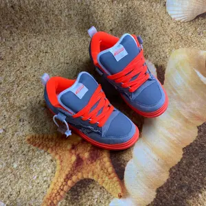 Small niche design gray orange contrasting board shoes for men |   36-48 full size |   Street style retro skateboard shoes |   Y2K millennium style men's sports shoes |   18-29 year old trendy men's versatile street style |   Non slip and wear-resistant c