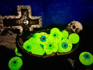 24ct, 32MM Glow in The Dark Eyeball/Glow in The Dark Bouncy Ball/Halloween Supplies/Halloween Treats/Halloween Toys/Toy Eyeball (24 pc Eyeball)