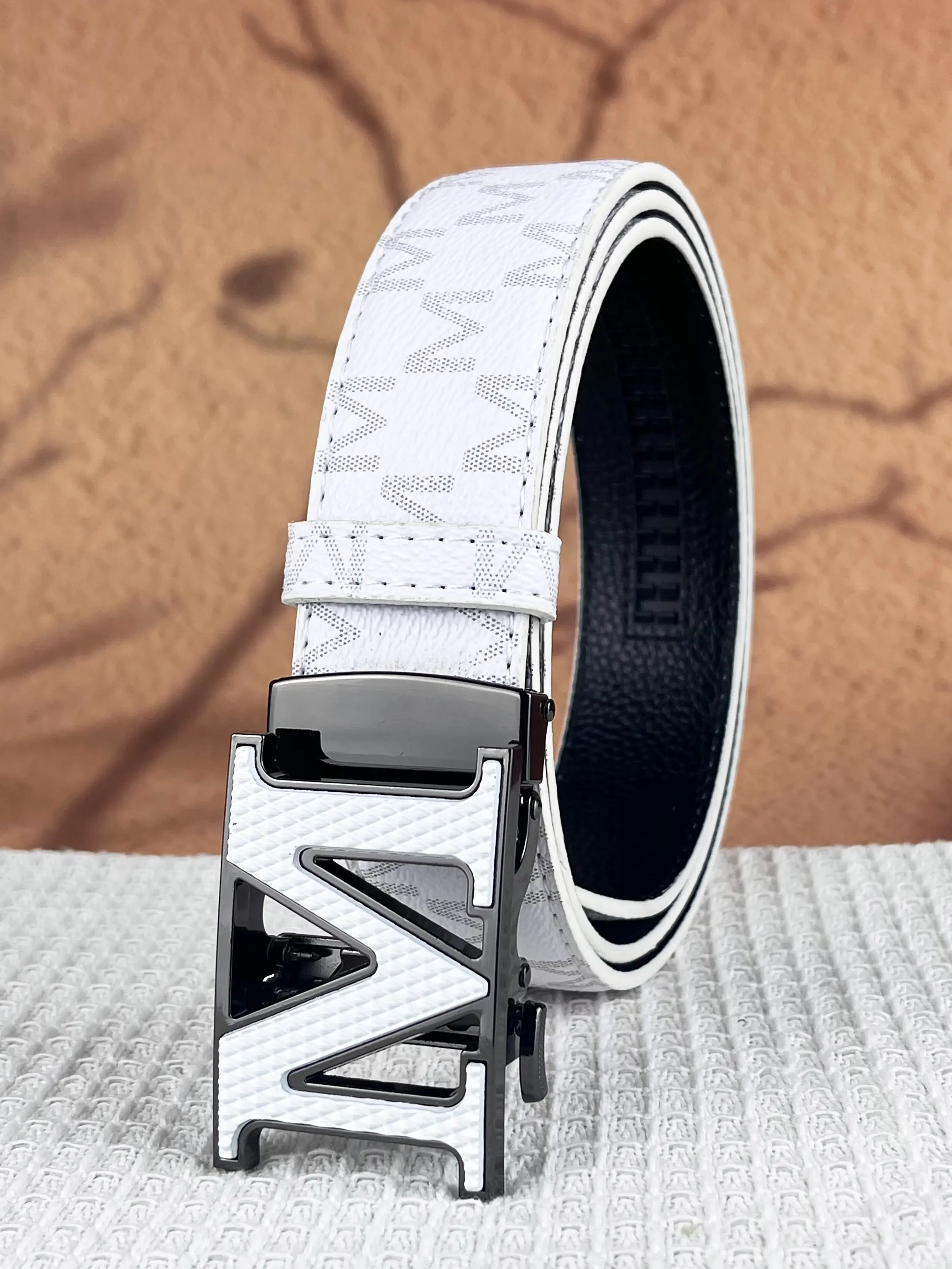 Letter Shape Alloy Automatic Buckle Belt, Trendy Versatile Buckle, Belt with Buckle, 1.38in Wide Letter Embossed Alphabet Print Waistband, Adjustable Ratchet Belt, Accessory Gift, Fashion Statement Belts, Pu Leather Belt