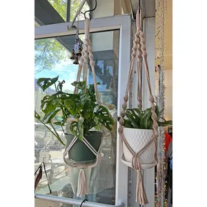 Macrame Plant Suspension