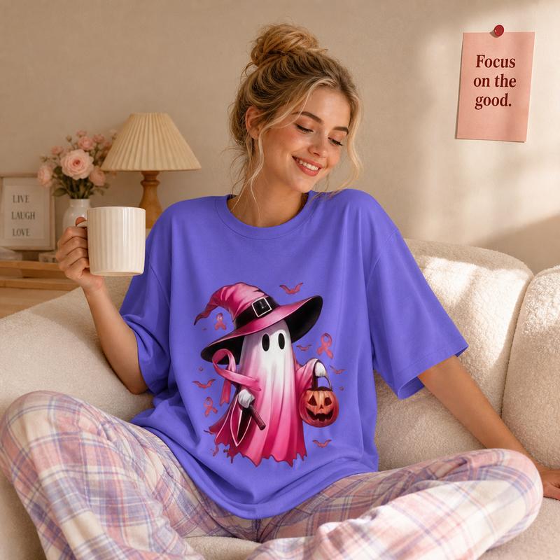 Women's Halloween Ghost Graphic Tee Light Purple Oversized T-Shirt Kawaii Witch Hat Pink Pumpkin Breast Cancer Ribbon Print Casual Short Sleeve Top Trendy Aesthetic Streetwear Fall Outfit