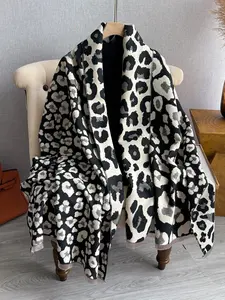 Leopard Pattern Double Sided Shawl, Casual Soft Warm Long Scarf for Women & Men, Fashion Accessories for Daily Wear