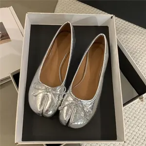 Summer Women's Bowknot Flat Tabi Ninja Shoes Pig Toe Slippers Lazy Person Horse Hoof Shoes Women Split Toe Mocassines Loafers