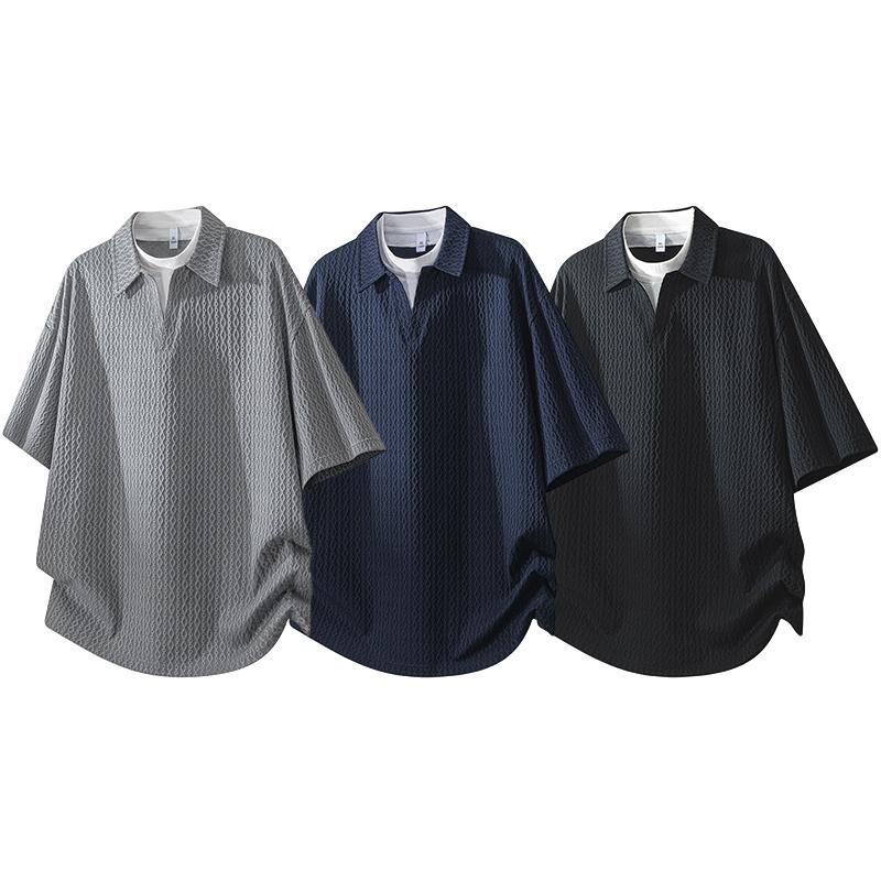Men’s solid-color polo shirt with a turn-down collar and V-neck, faux two-piece design; diamond jacquard texture fashion casual sports T-shirt—simple, versatile, comfortable, and breathable; suitable for work commutes, outdoor activities, and everyday hom