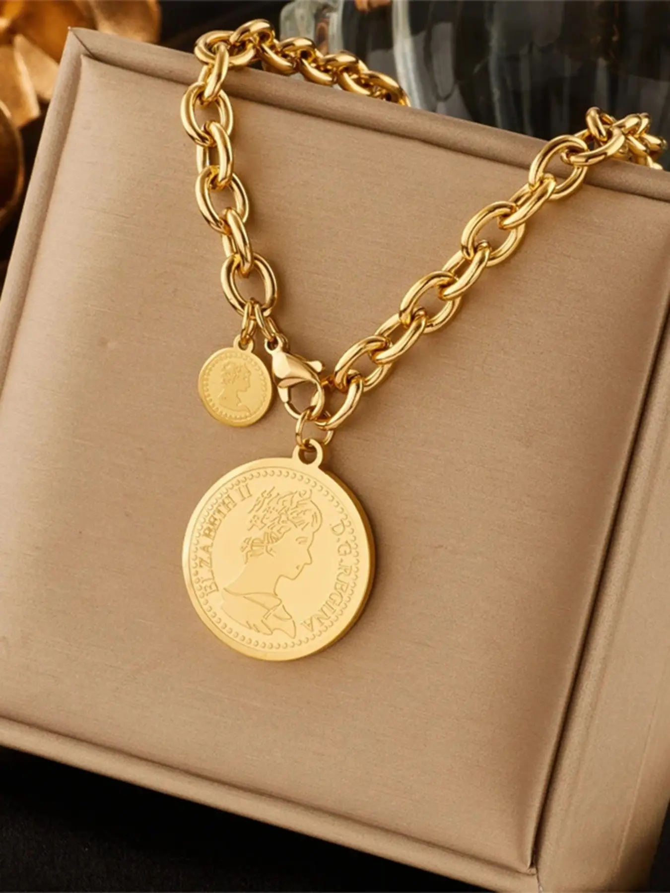1Pcs New Stainless Steel Gold Color Hip Hop Round Portrait Coin Chain Link Necklace For Women Fashion Trend Neck Chain Exquisite Jewelry Gift Joyas Stainless Steel Necklaces