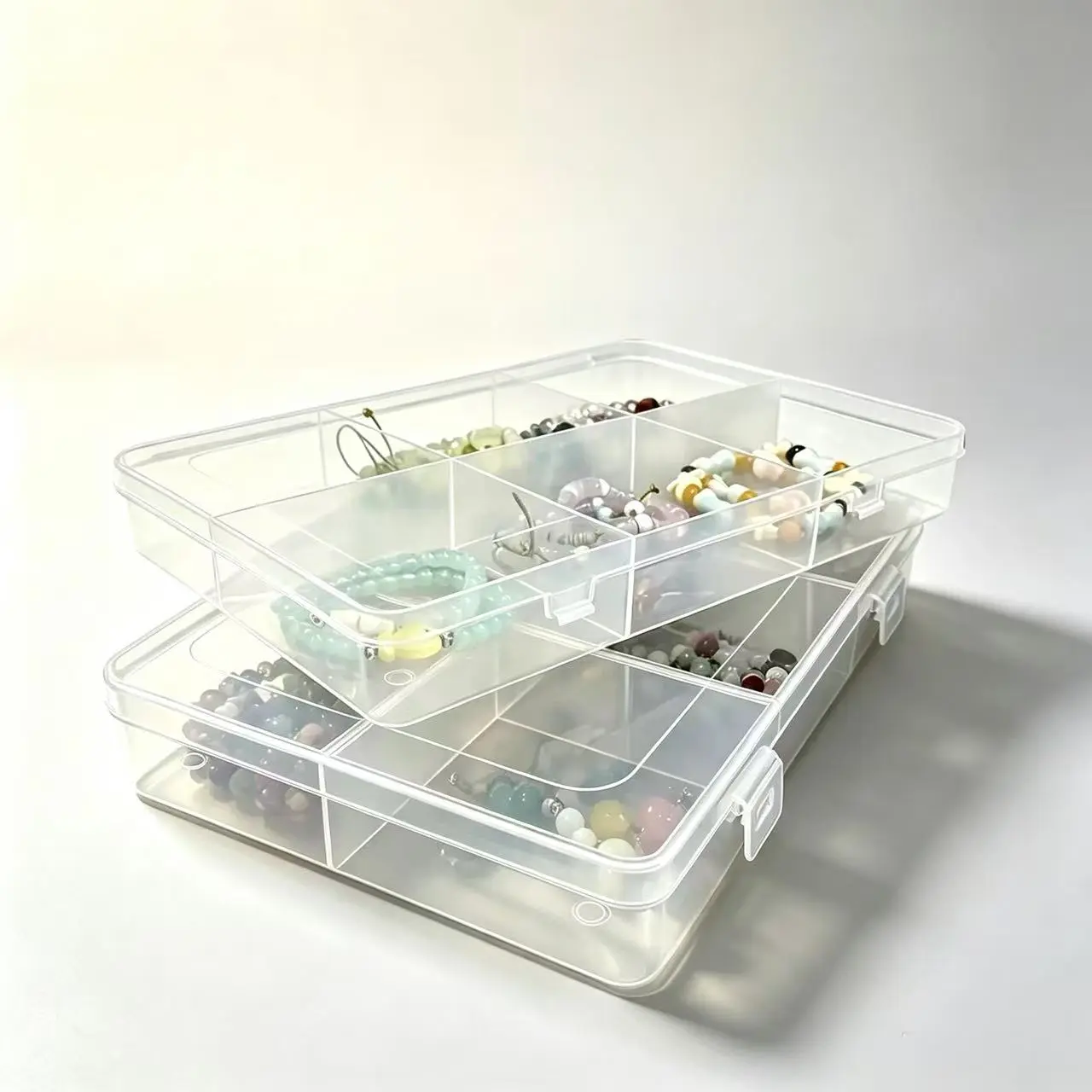 Fixed-size 6-compartment plastic storage box with dividers, large capacity, dustproof transparent design; organizer for beads, handmade jewelry, and cosmetics; practical Mother’s Day gift