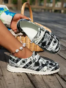 Women's Fashion Ethnic Pattern Lace up Low Top Sneakers, 1 Pair Casual Comfortable Lightweight Flat Shoes, All-match Soft Sneakers for Daily Wear, Lightweight Footwear