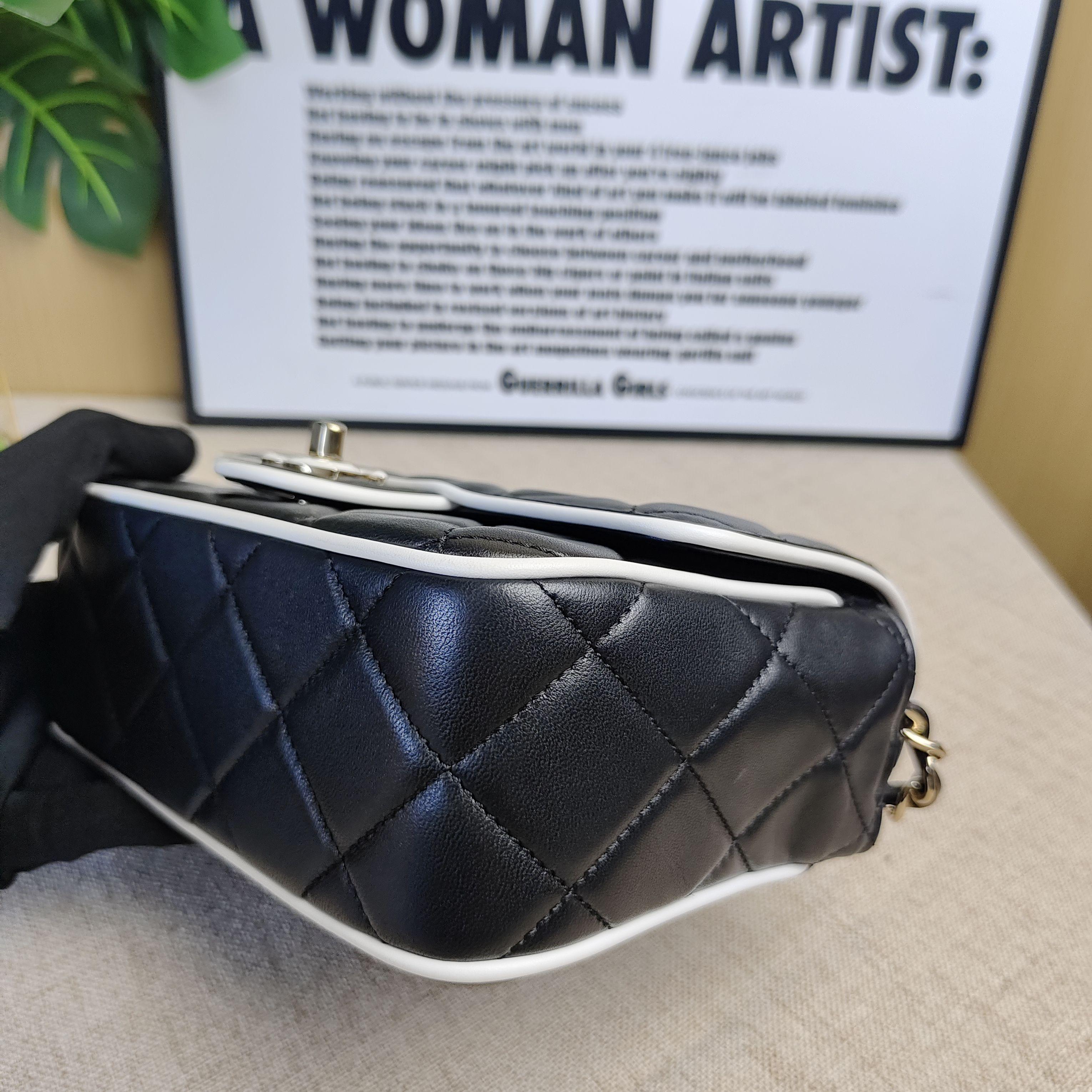Pre-owned CHANEL Black White Trim Classic Flap