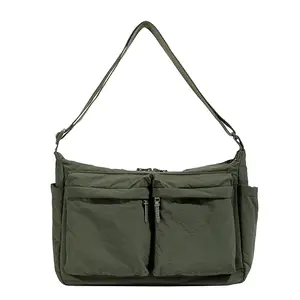 Casual shoulder bag, simple single-shoulder crossbody bag, trendy multi-pocket fabric bag, large-capacity sports tote bag