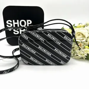 Pre-owned Balenciaga As Shown Messenger Bags Everyday Camera Bag 2101218814842