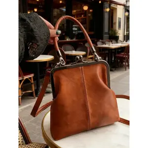 Retro style crossbody bag, fashionable and exquisite clip on bag, casual multifunctional handheld crossbody bag, lightweight and easy to carry, suitable for daily commuting, shopping, dating