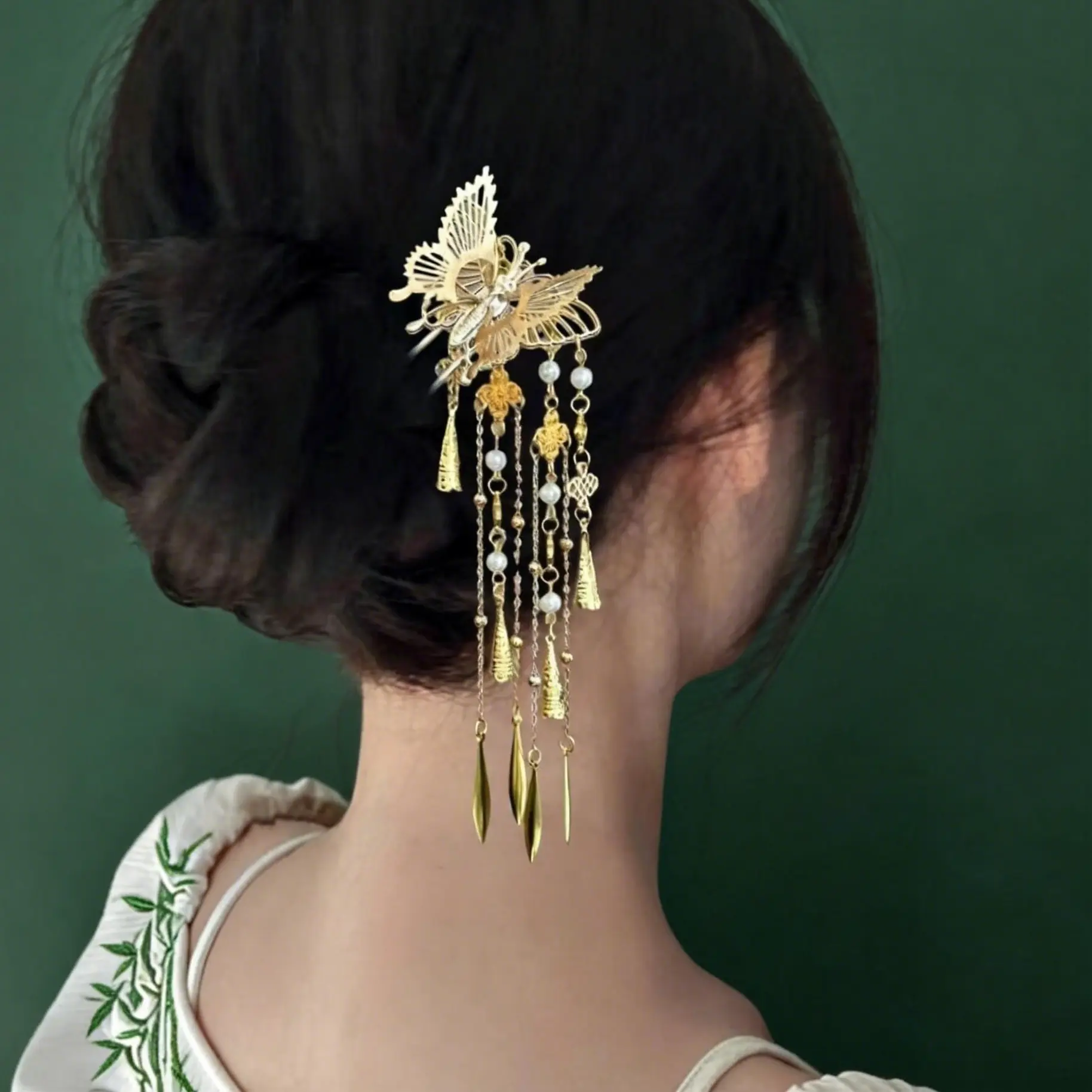 Butterfly Hair Pin - Light, Graceful Chinese-Retro Elegant Accessory for Memorial Day Princess Dress Outfits, Ideal Gift for Girls to Boost Engagement
