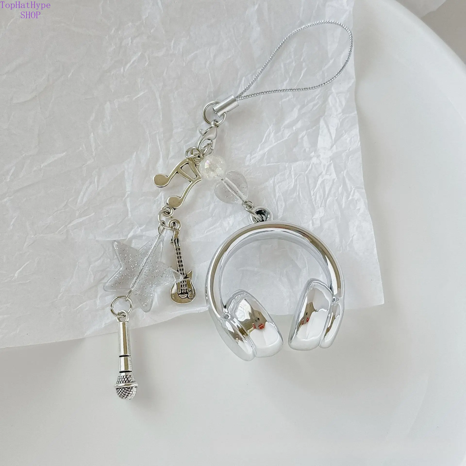 Cute Metal Keychain with a Metallic Finish - Music-Themed Keychain Accessories with Microphone, Guitar & Note Charms, Gift for Musicians & Collectors, Aesthetic Keychain