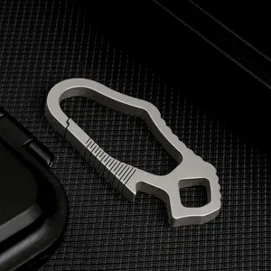 Titanium alloy multifunctional keychain, EDC is easy to carry in daily life, comes with a bottle opener, and has a simple design.