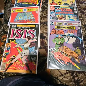 Assortment of 6 vintage comics