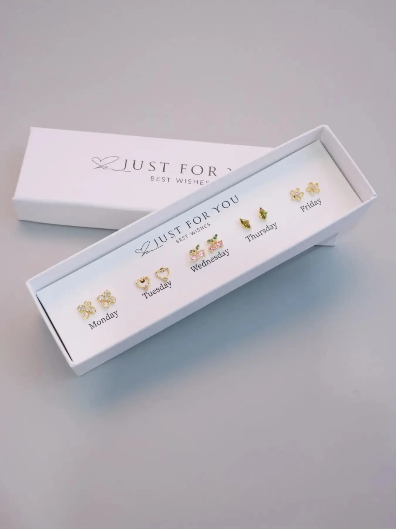 Bohemian Vintage Earrings Set, Earring Stacking 5 Pairs, High-End Gift Box, Dope Color Ear Decor, Brass Material, Synthetic Zircon, Sakura, Clover, Heart, Flower, Stud Sets, polished styling