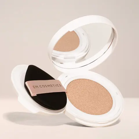 EM Cosmetics Daydream Tinted Cushion Foundation - SPF, Green Tea-Infused Compact Powder Makeup with Mirror, 6 Shades, Papaya-Enhanced, Hydrating Nourishing Beauty Product for Smooth Daily Wear by Adults