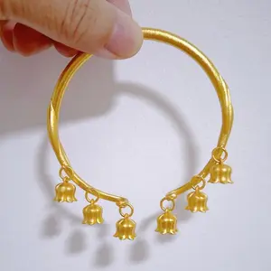 Women's Hand Bracelets Gold Color Kunming Flowers Charm Cuff Bangles Wristband High Quality Luxury Jewelry Accessories Gifts