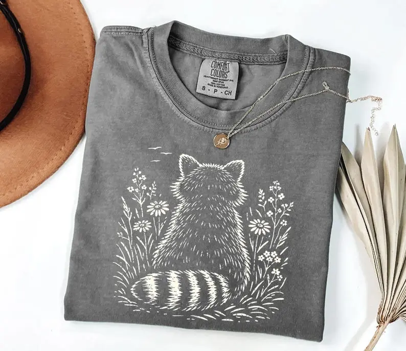 Comfort Colors Woodland Raccoon Flowers Shirt, Cottagecore Nature Botanical Graphic Tee, Forest Animal Shirt, Vintage Raccoon T-Shirt, Wildflower Aesthetic Apparel, Nature Lover Gift