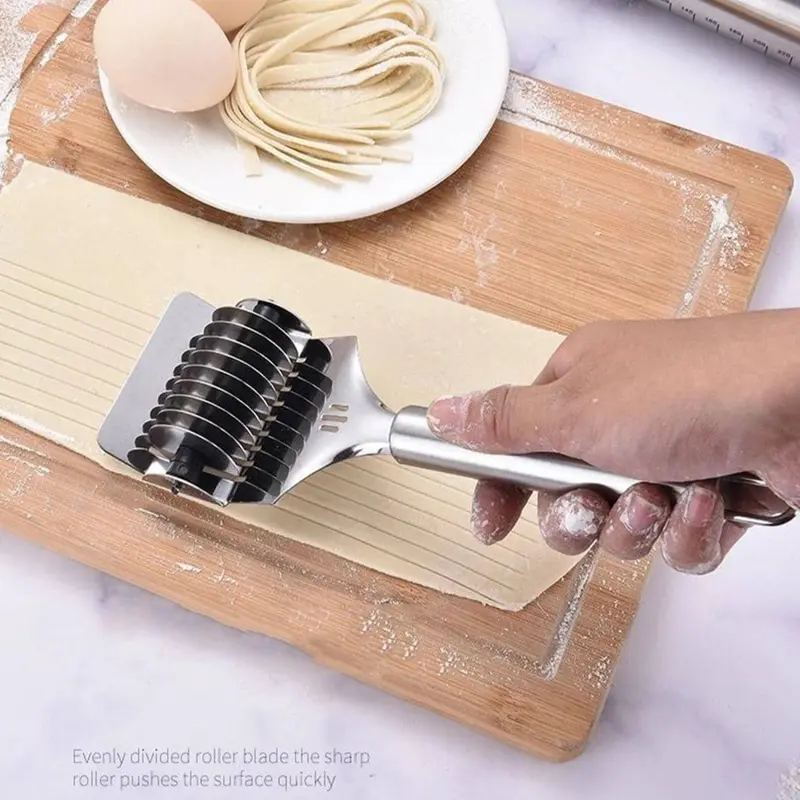 Stainless Steel Handheld Noodle Cutter Slicer, Compact Pasta Press Kitchen Tool, Kitchen Gadgets, Essential for Home Cooking, Must-Have for Pasta Lovers